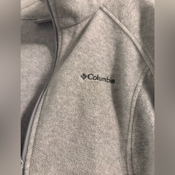 Columbia women’s light grey jacket XL 🤍 - Picture 2 of 4
